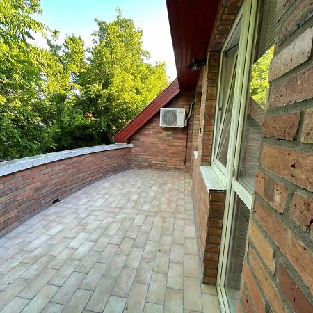 Gabica Apartman Дебрецен Экстерьер фото