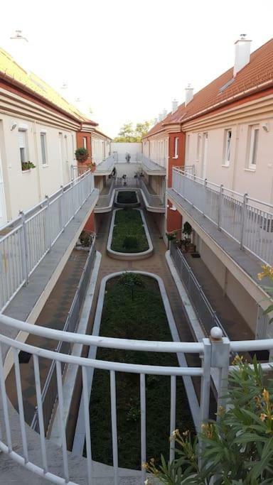 Gabica Apartman Дебрецен Экстерьер фото